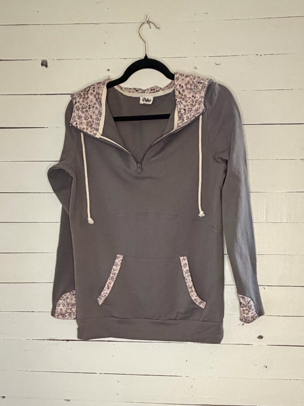 Pulse Women's Gray Floral Trim Quarter Zip Hoodie Size Small